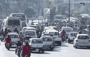 सडकमा दशैँमा टीका लगाउनेहरुको चहलपहल बढ्यो
