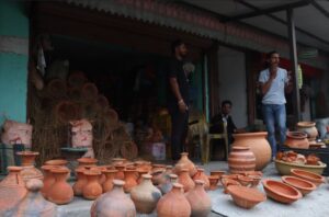 माटोका भाँडा बेचेर मासिक ८० हजार आम्दानी