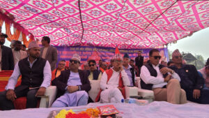 राजा भोटको राजनीति भन्दा धेरै माथि हुनुहुन्छ, तपाईंहरुसँग चुनाव लड्न हामी काफी छौँः अध्यक्ष लिङदेन