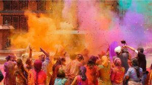 काठमाडौं उपत्यकासहित पहाडी क्षेत्रमा आज फागुपर्व मनाइँदै,सार्वजनिक बिदा