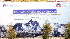 सगरमाथा बेसक्याम्पमा विलासी सामान प्रयोगमा रोक लगाउँः सरोकारवालाहरु