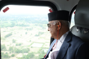 प्रधानमन्त्रीले गरे मधेसको सुख्खाग्रस्त क्षेत्रको अवस्था अवलोकन (तस्बिरहरु)