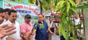 वीरगंजमा “एक घर, एक बिरुवा” अभियान अन्तर्गत फलफूलका बिरुवा निशुल्क वितरण