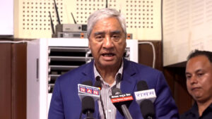 वर्तमान संविधानका कारण प्रतिष्पर्धी दलसँग मिलेर काम गर्नुपर्ने अवस्था छः देउवा