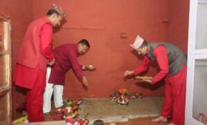 हनुमान ढोकास्थित दशैँघरमा विधिवत् रूपमा राखियो जमरा