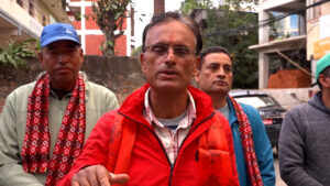 मेलम्ची आयोजनाको पाइप फुट्दा क्षति व्यहोरेका बबरमहलका २१ परिवारले पाए क्षतिपूर्ति