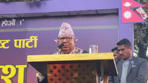 देशको हित कसरी गर्ने भन्नेमा केन्द्रित छौँः माधव नेपाल