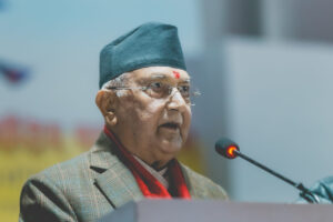 ओलीको चेतावनीः ‘एमाले नेतृत्वमाथि छोएको दिन सरकार ढाल्छौँ, देश ठप्प पार्छौं’