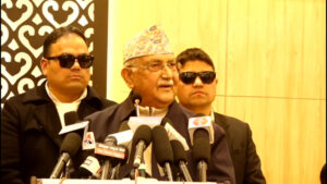 बालेनलाई बतासे अण्डाको संज्ञा दिँदै ओलीले भनेः देश जलाउने शक्तिबाट चल्ला निस्किँदैन