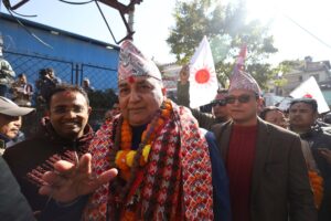 काठमाडौँ–५ मा एमाले नेता ईश्वर पोखरेलले गराए उम्मेदवारी दर्ता