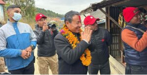 निर्वाचन आयोग र साइबर ब्युरोमा वर्षमान पुनको उजुरी