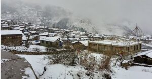 पश्चिमका केही स्थानमा फाट्टफुट्ट वर्षा, भोलि धेरै स्थानमा वर्षा र हिमपात हुने