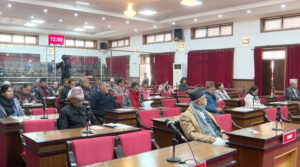 सांसदहरु भन्छन्, ‘विस्थापित सुकुम्बासीलाई अमानवीय तरिकाले होल्डिङ सेन्टरमा राखियो’
